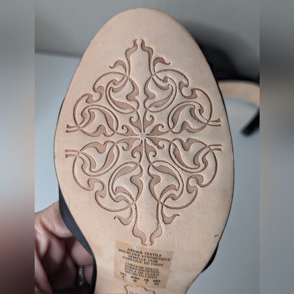 Kenneth Cole Reaction black Satin Heels 9 - Picture 7 of 8